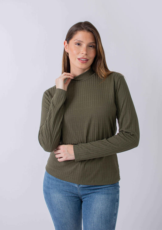 Blusa con cuello alto