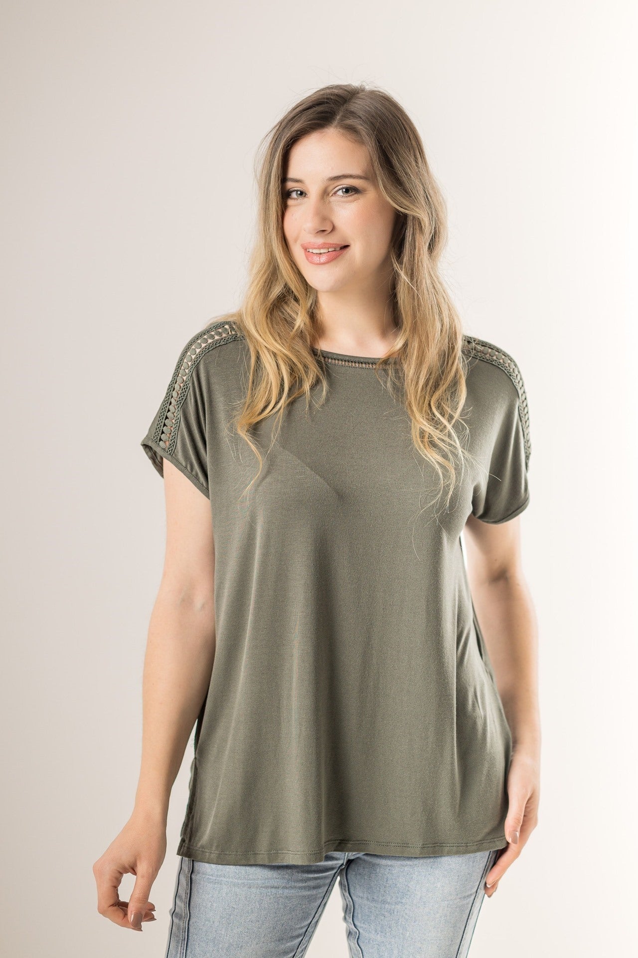 Blusa c/Diseño en Hombro